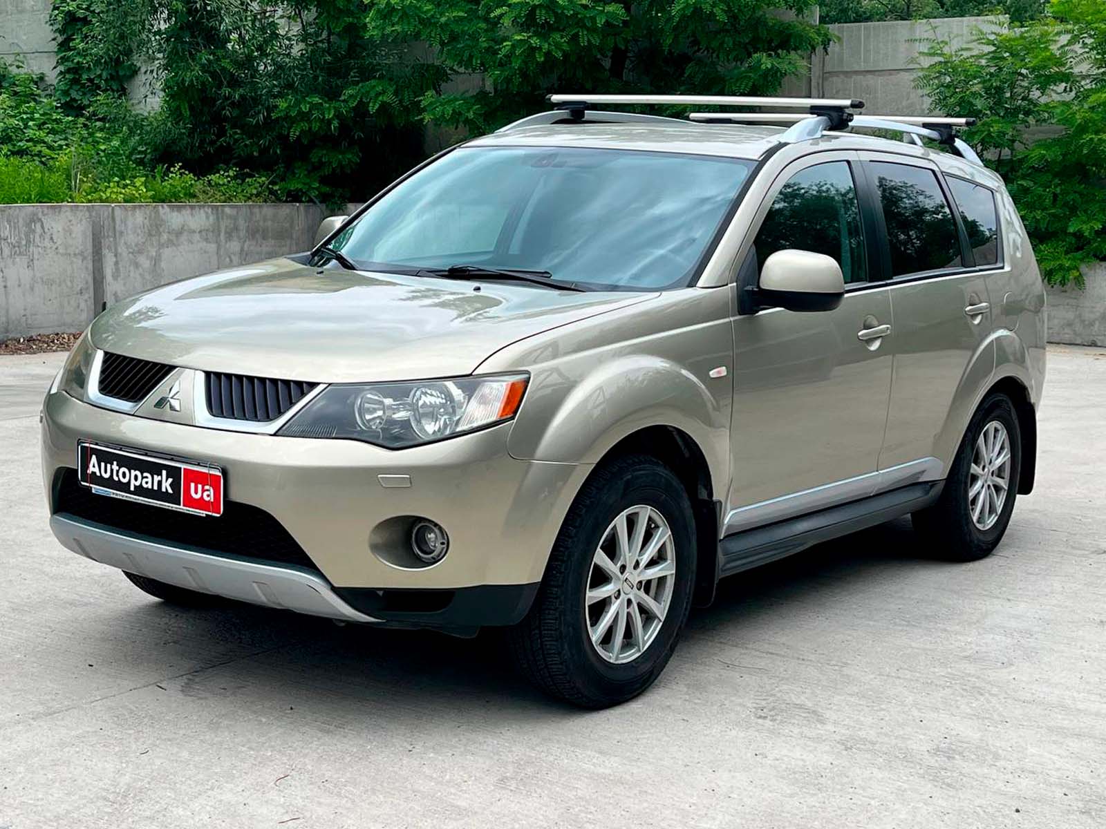 Mitsubishi Outlander XL