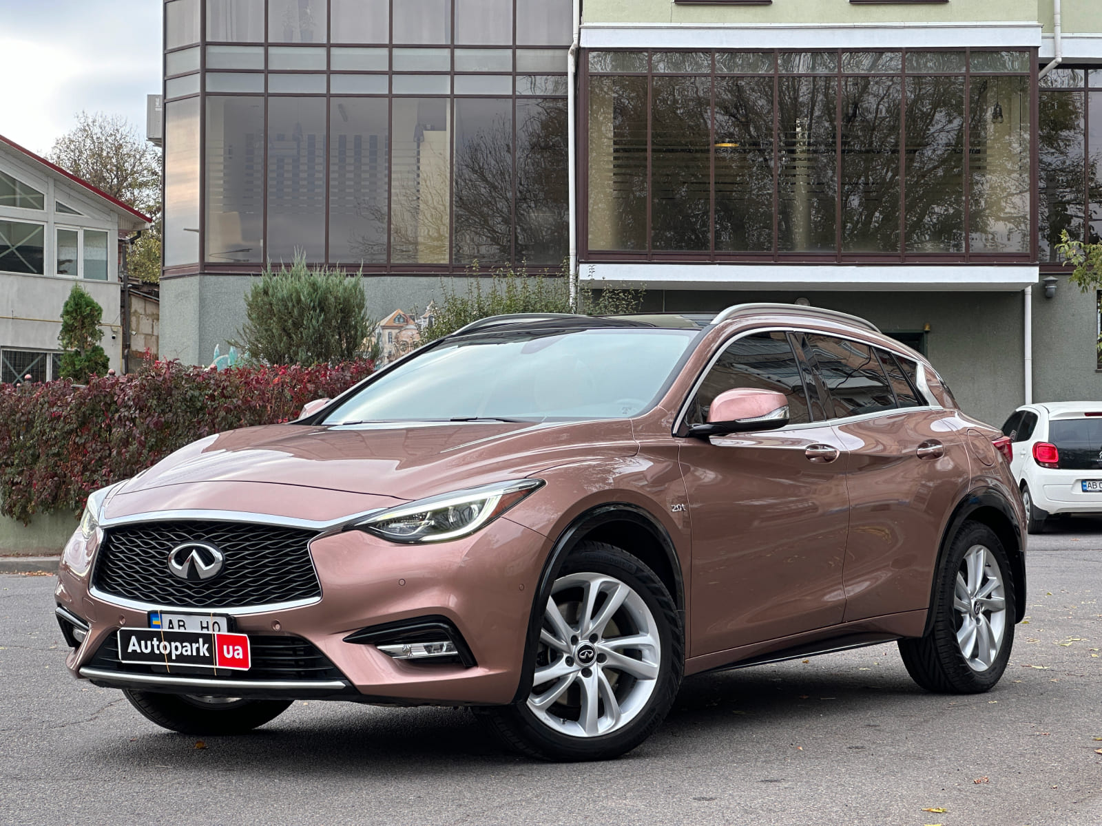 Infiniti QX30