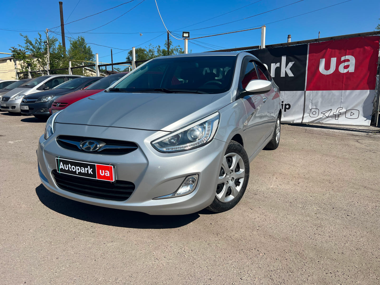 Автомобили Hyundai Accent купить в Украине, цена на б/у автомобили Hyundai  Accent в наличии, продажа подержанных авто в Autopark