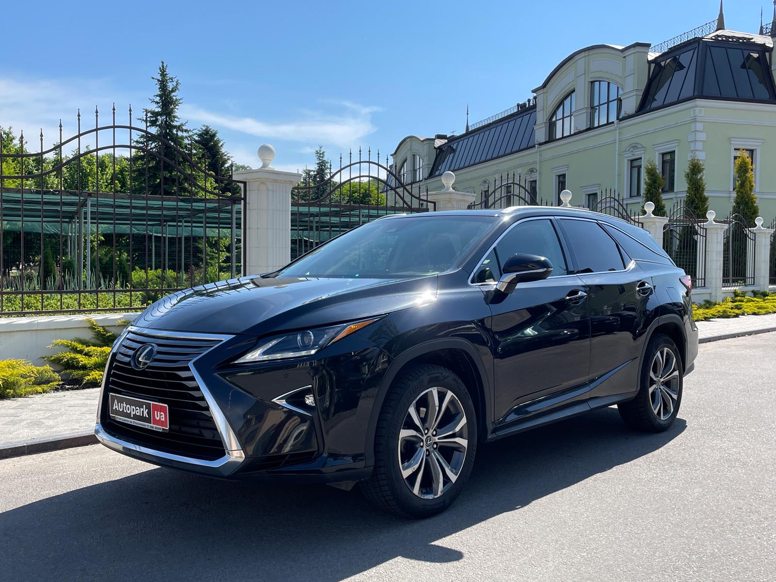 Автомобили Lexus RX 350 купить в Украине, цена на б/у автомобили Lexus RX  350 в наличии, продажа подержанных авто в Autopark