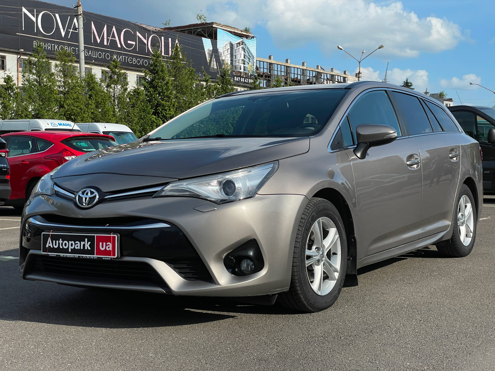 Автомобили Toyota Avensis 2015 купить в Украине, цена на б/у автомобили Toyota  Avensis 2015 в наличии, продажа подержанных авто в Autopark