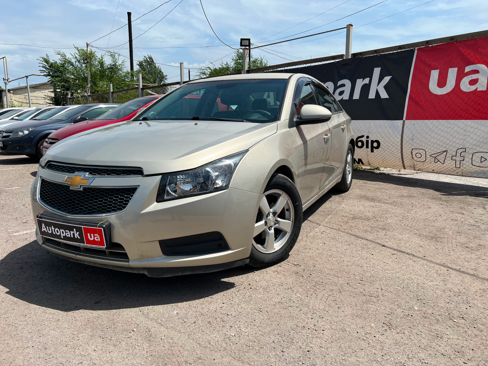 Автомобили Chevrolet Cruze купить в Украине, цена на б/у автомобили Chevrolet  Cruze в наличии, продажа подержанных авто в Autopark