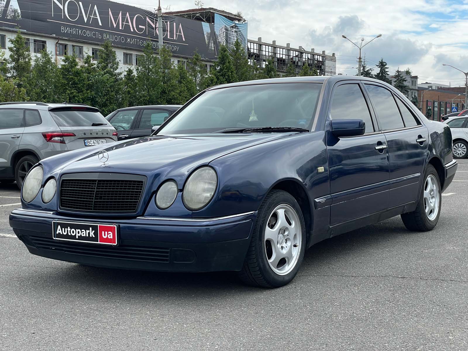 Mercedes-Benz E 220