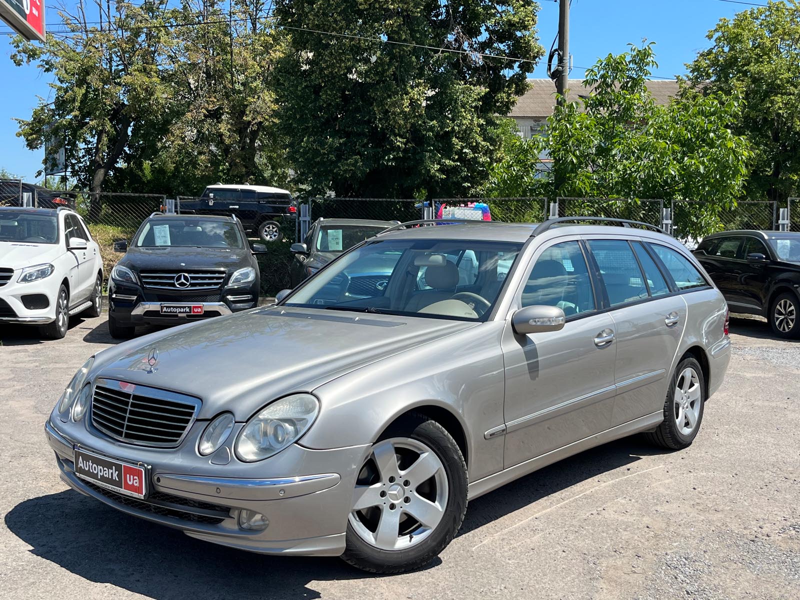 Mercedes-Benz E 220