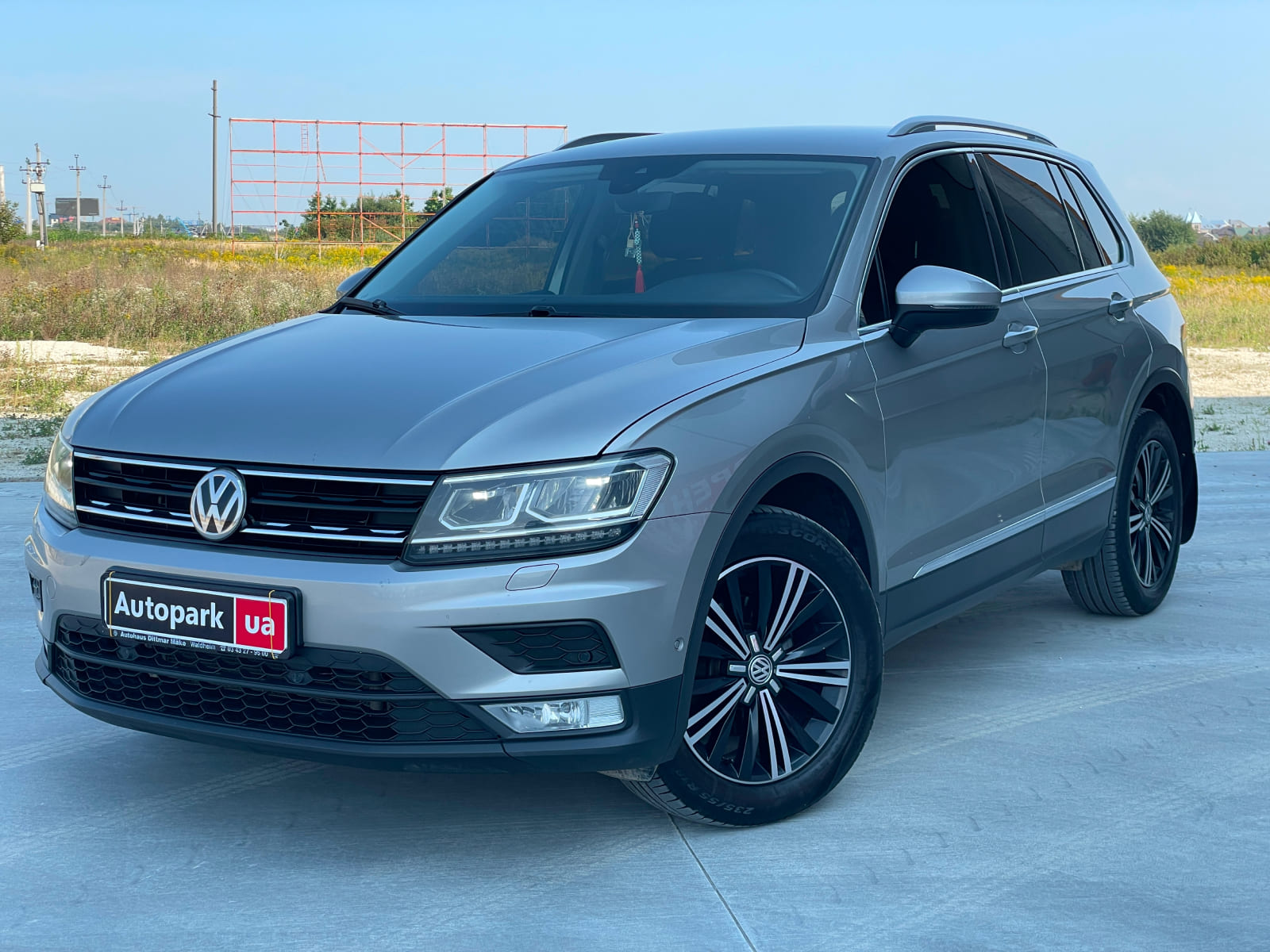 Позашляховик / Кросовер Volkswagen Tiguan 2016 Код товару: 45362 в Львів - Фото 1