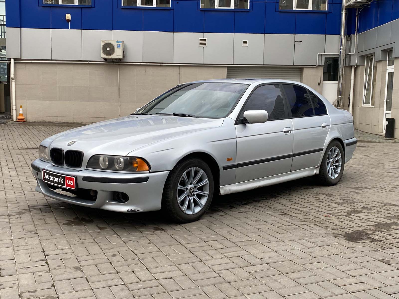 BMW 528